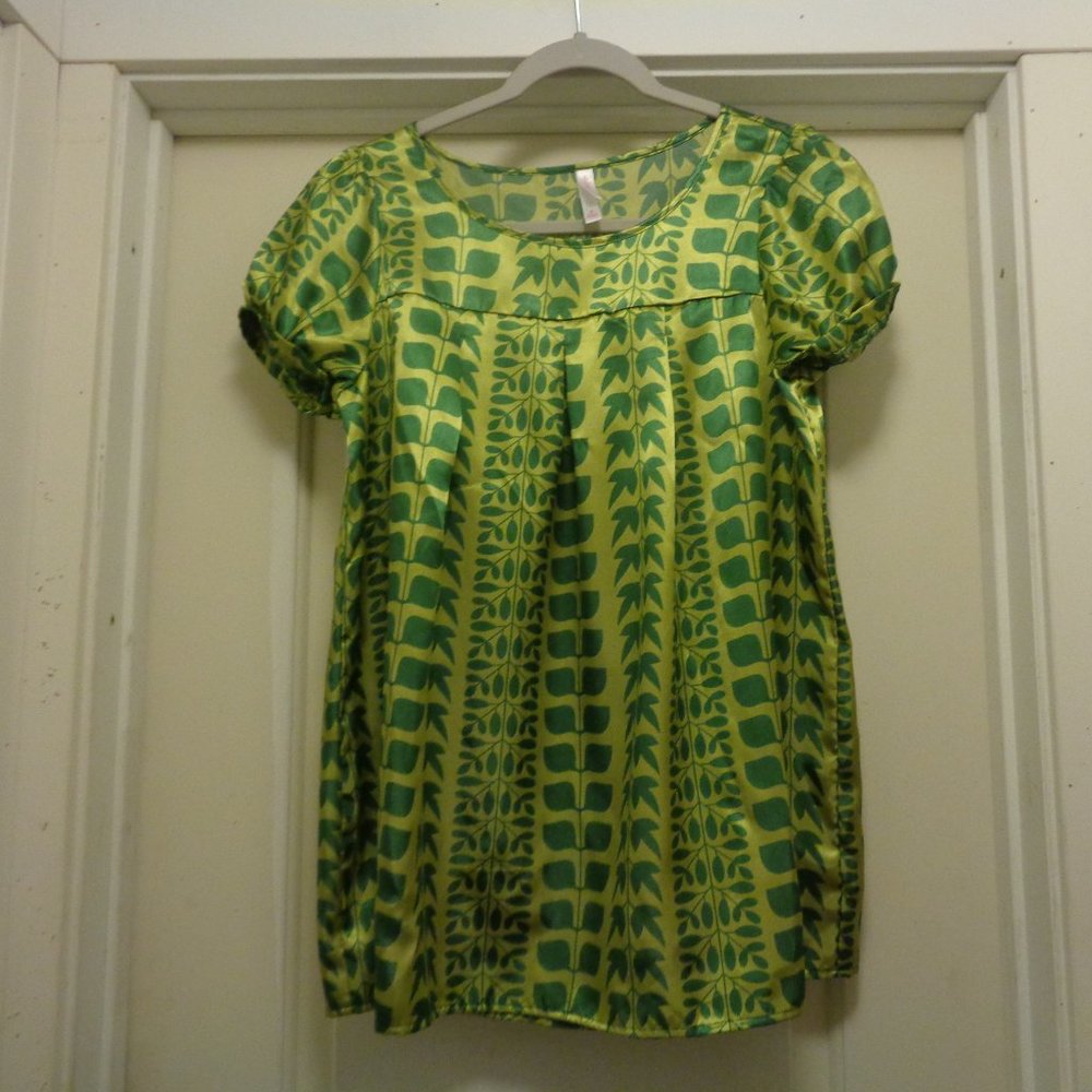 FAIRYCORE BOHO XHILARATION GREENS LEAVES SATINY BLOUSE M